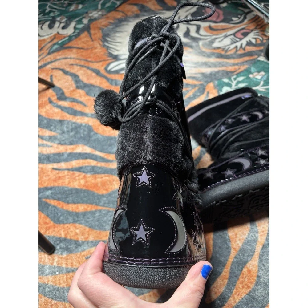 YRU Blizz Luna Reflective Goth Black SNOW boots insulated Vegan New Sz 8